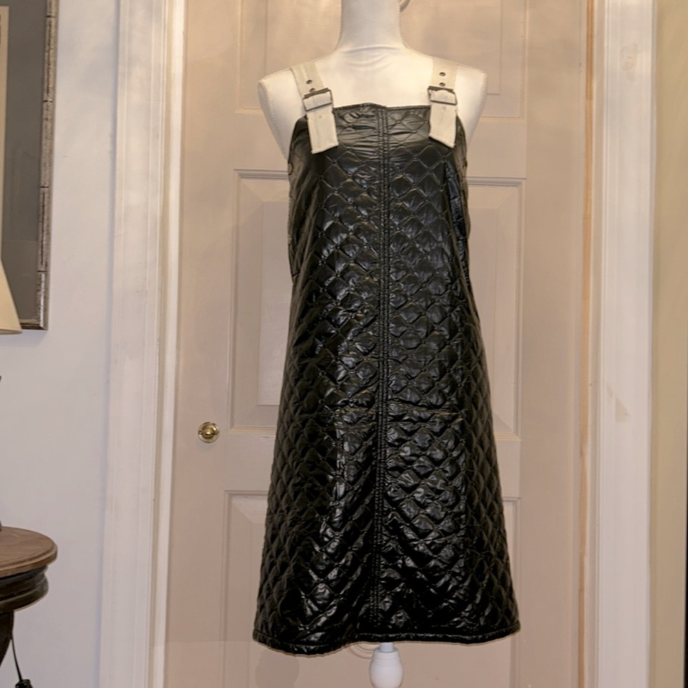 RARE TIKIE Sz XS/0 adjustable strap, black quilted midi dress